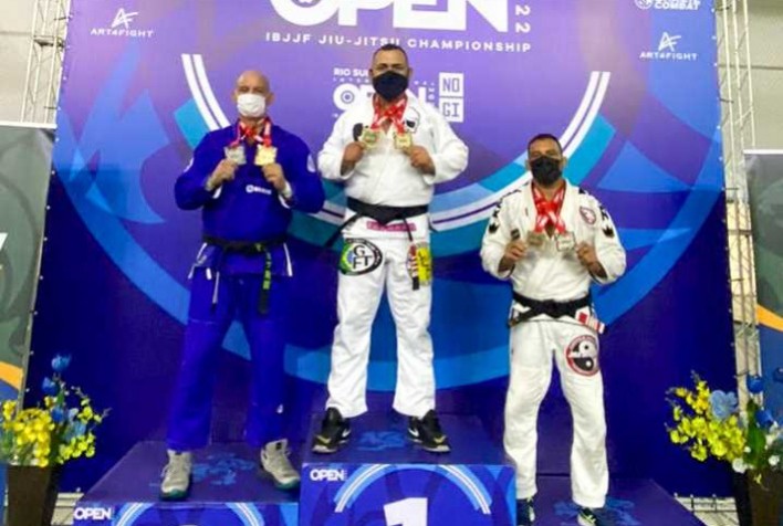 Atleta viçosense conquista medalhas em campeonato internacional de Jiu-jitsu