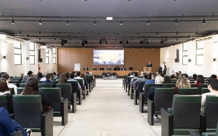 UFV homenageia aposentados, recebe novos servidores e reinaugura auditório reformado