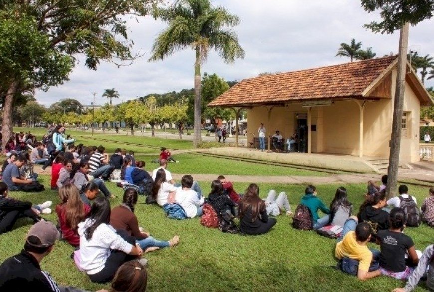 Quinta Cultural da UFV recebe Projeto Peter is Shy