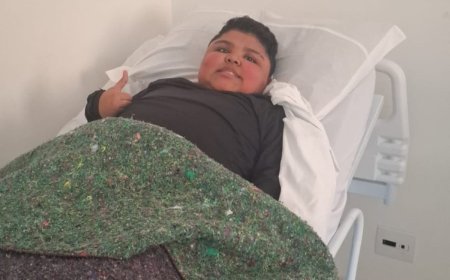 Criança com doença rara aguarda há 6 dias transferência para realizar cirurgia
