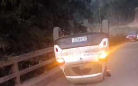 Motorista perde o controle e carro capota em Porto Firme