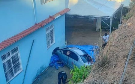Carro cai de barranco, atinge igreja e deixa seis feridos em Ubá