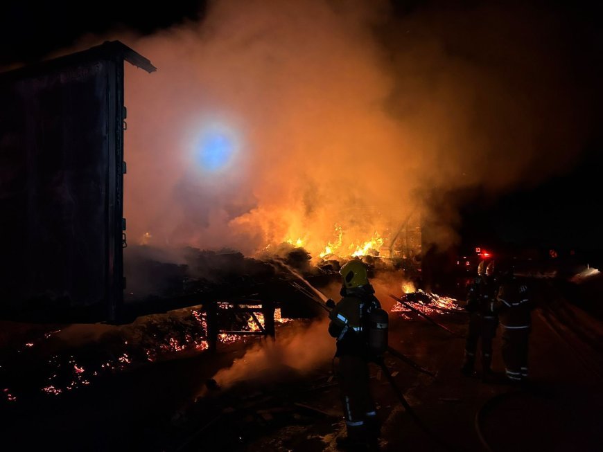 Bombeiros controlam incêndio em lote vago no bairro Júlia Molar