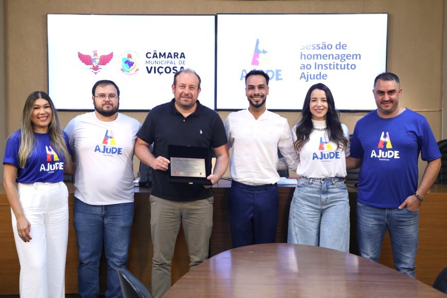 Câmara de Viçosa homenageia Instituto Ajude por projetos sociais e reformas estruturais