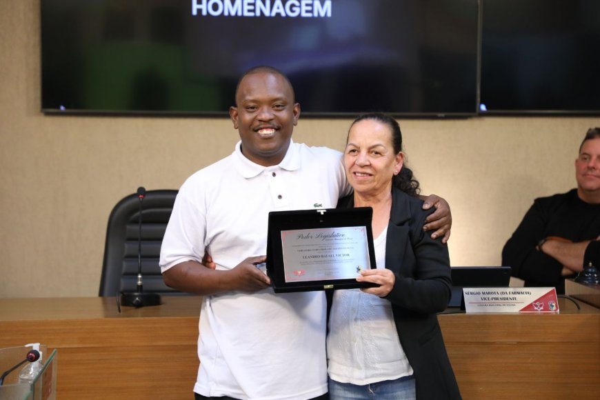 Motoboy Leandro Rafael Vitor é homenageado na Câmara