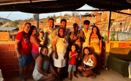 Ao lado de Raphael Gustavo, Gabriel Azevedo visita localidade em Viçosa