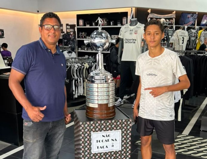 Viçosense de 16 anos faz testes na base do Corinthians
