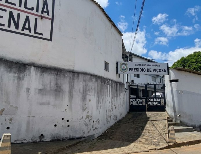 Polícia apreende três celulares após captação de vídeo em cela no Presídio de Viçosa