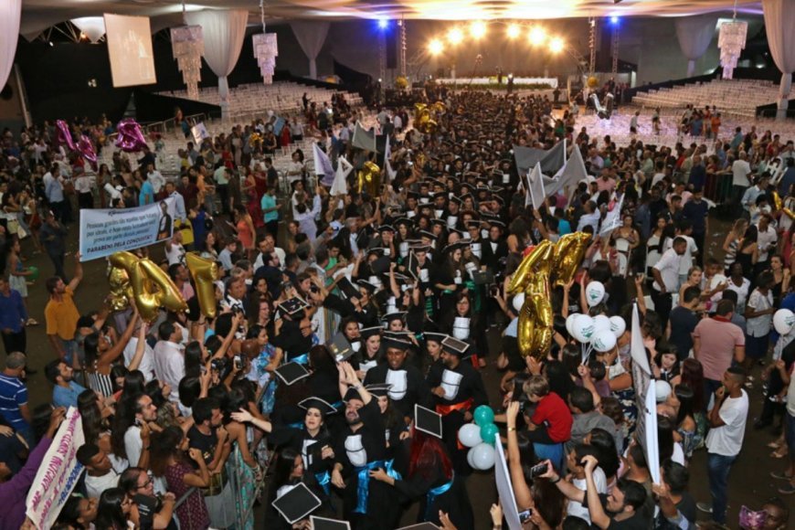 Mais de 500 formandos da UFV realizam colação de grau nesta sexta