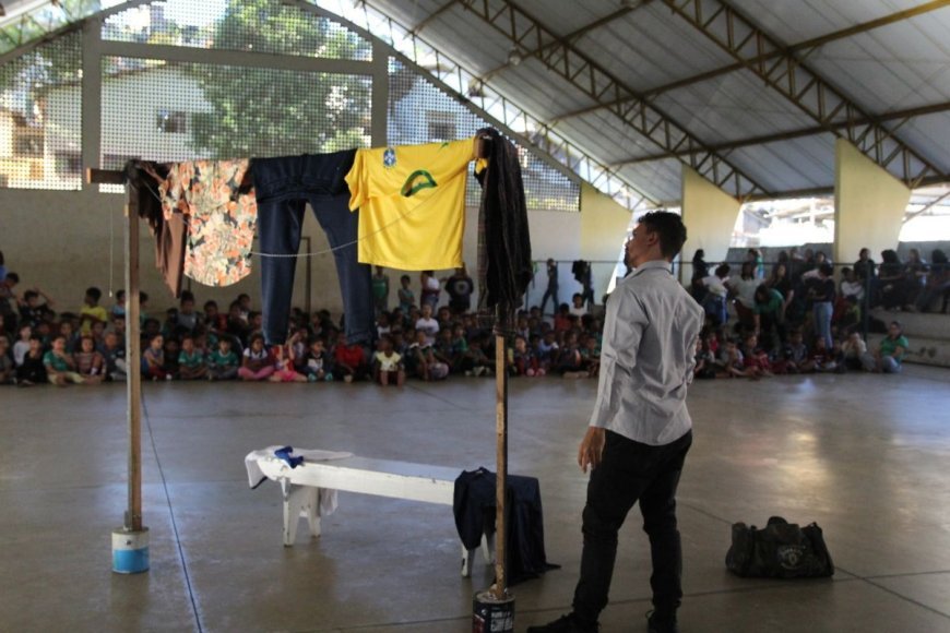 Espetáculo de dança se apresenta em escolas da região nesta semana
