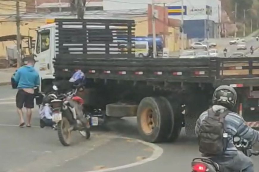 Acidente entre moto e caminhão  deixa mulher ferida em Viçosa