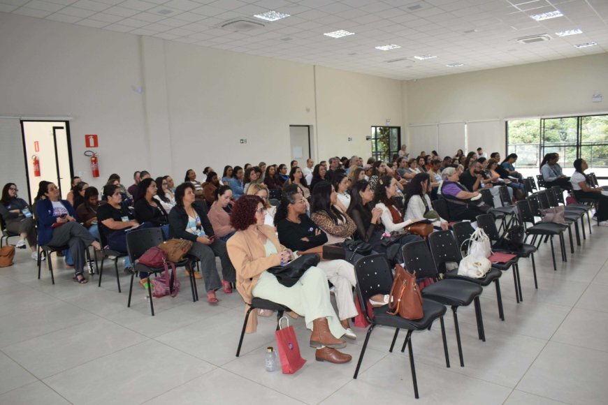 Capacitação reúne profissionais da rede de atendimento às mulheres em Viçosa