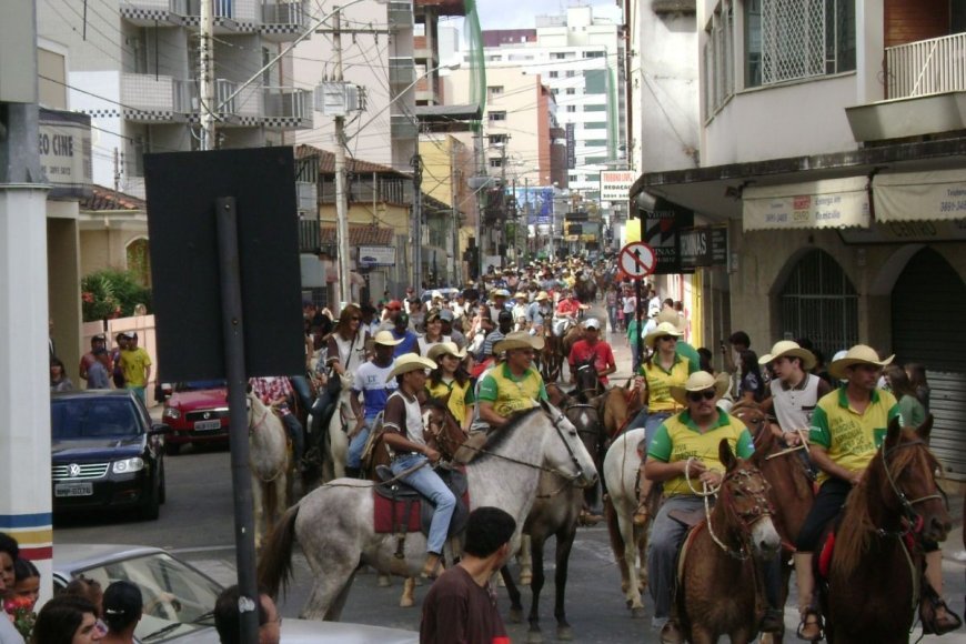 Aniversário de Viçosa terá desfile de cavaleiros, tropeiros e animal