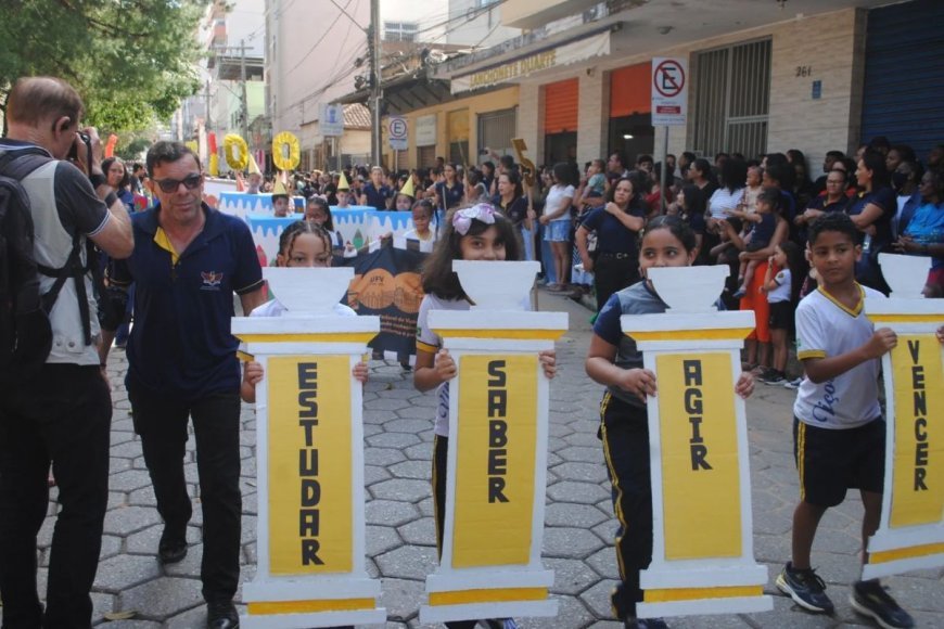 Celebração dos 155 anos de Viçosa inicia com desfile cívico-militar