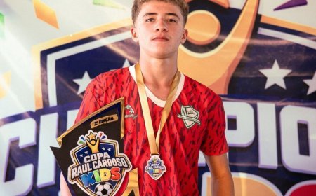 Goleiro de Viçosa conquista título e prêmio individual na Copa Raul Cardoso Kids