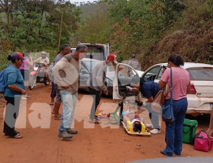 Acidente deixa veículos destruídos e pessoa ferida entre Viçosa e São Miguel