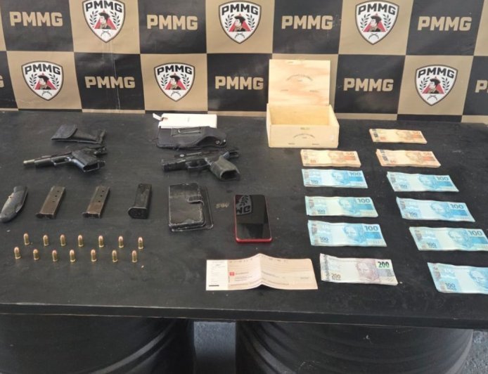 PM prende acusado de porte ilegal de arma e por dirigir sem CNH no centro de Viçosa