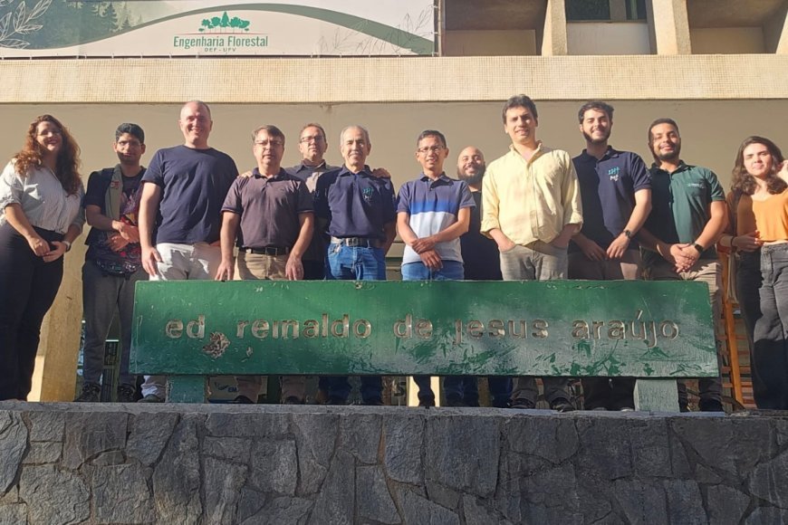 Pesquisadores da Malásia visitam UFV para discutir cooperação em inteligência artificial e biotecnologia