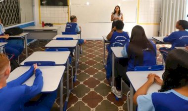 Estado convoca profissionais para rede de ensino 