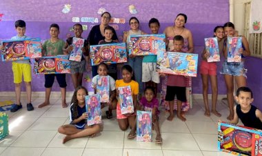 São Miguel do Anta promove entrega de brinquedos a população