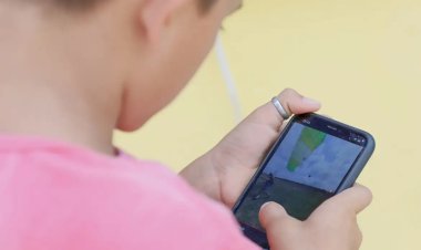 Senado aprova projeto para restringir uso de celular em escolas