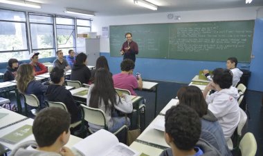 Câmara dos Deputados aprova proposta que proíbe recusa de matrículas em escolas