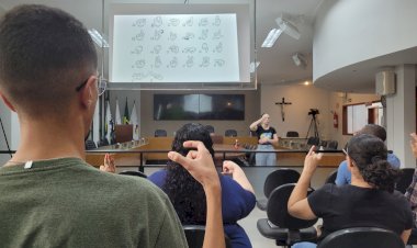 Câmara de Viçosa promove capacitação em Libras para servidores