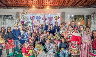 Paula Cândido foi palco do Arraiá da Terceira Idade