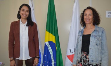 PMV apresenta o “Viçosa Global” à representante da França