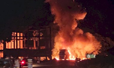 Caminhão pega Fogo na MGC-120 entre Ponte Nova e Viçosa