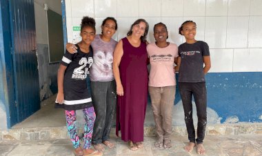 Projeto Mãos que Transformam inicia pintura em todas as escolas e Cmeis de Viçosa