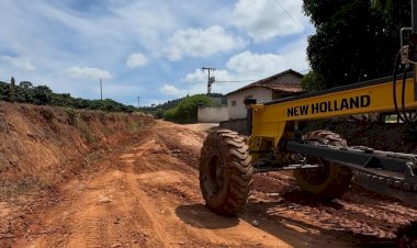 Ervália continua patrolamento em estradas rurais