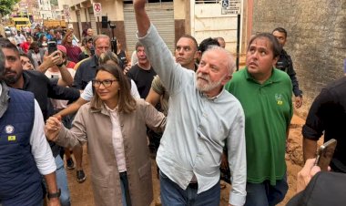 Lula visita áreas atingidas pelas fortes chuvas em Ubá e Juiz de Fora