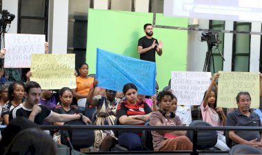 Moradores dos bairros Coelhas e Vale do Sol protestam na Câmara