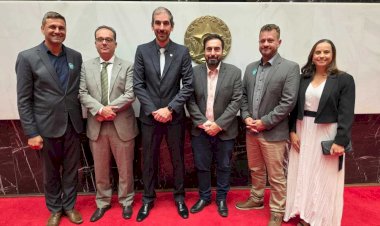 Autoridades de Viçosa participam de homenagem aos 100 anos da UFV na ALMG