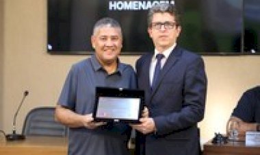 Câmara de Viçosa homenageia advogado por trajetória no serviço público