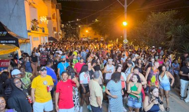 Tardezinha Flashback reúne 2 mil pessoas com show de Márcio G e carros antigos