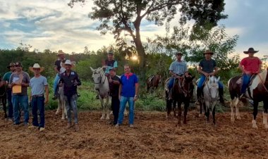 Festa do Cavalo atrai moradores e visitantes ao distrito de Airões em Paula Cândido