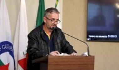Profissionais da Educação cobram ampliação de reajuste salarial na Câmara de Viçosa