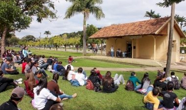 Quinta Cultural da UFV recebe Projeto Peter is Shy