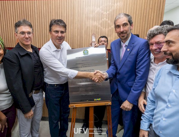 Ministro da Educação autoriza curso de Medicina em RP e anuncia verba para Hospital Universitário na UFV