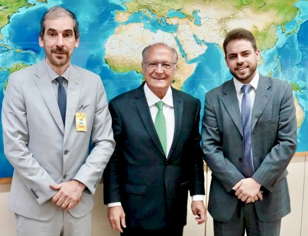 UFV avança na criação de hospital universitário após agenda em Brasília