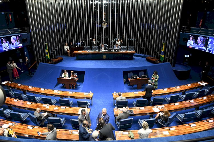 Senado aprova bolsa para apoiar permanência de alunos em universidades