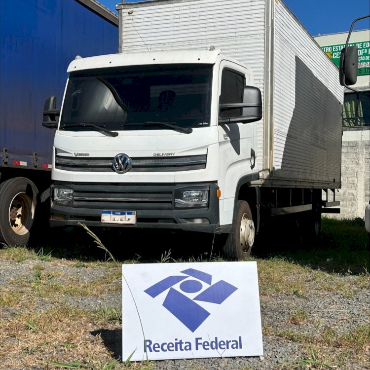Receita Federal de Varginha doa veículo para UFV