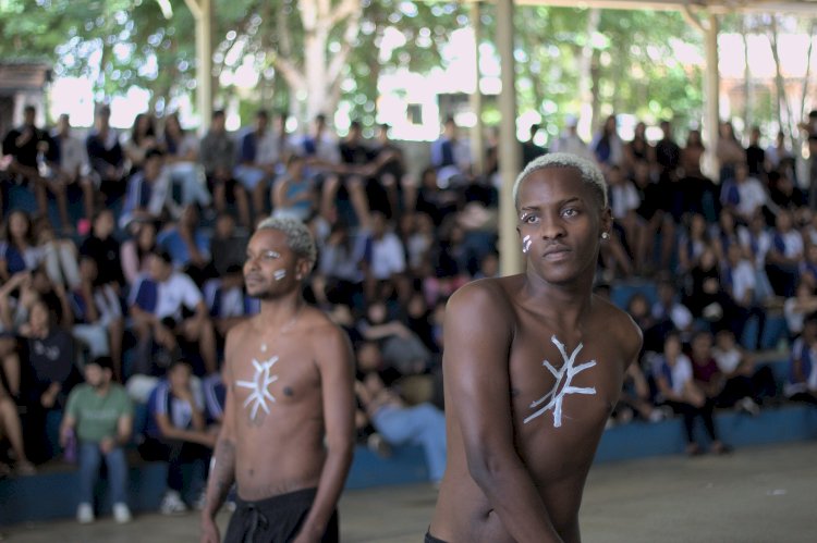 Projeto de dança se apresenta nas escolas de Viçosa