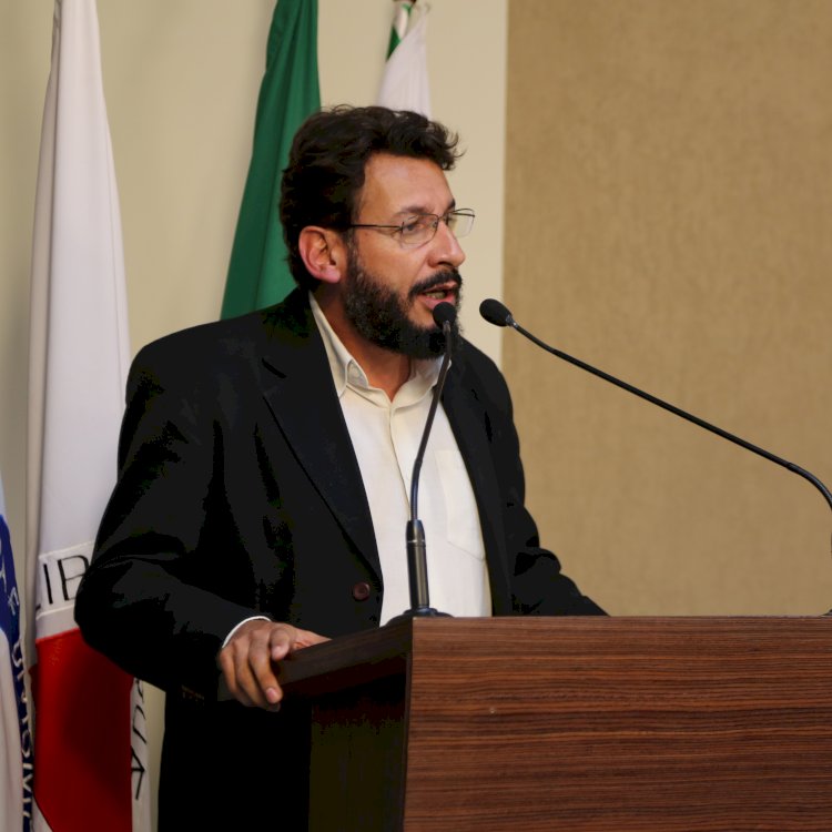 Vereador propõe exigência de muros e calçadas em lotes