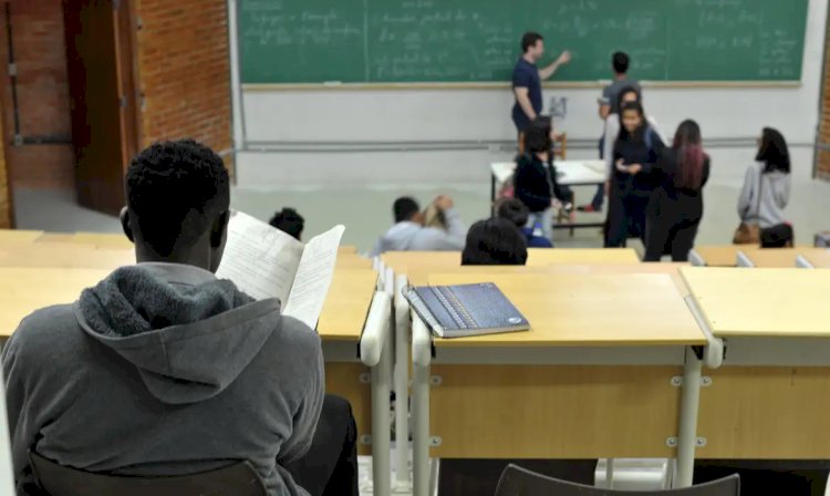 Bolsistas da UFV recebem pagamentos do Pé-de-Meia Licenciaturas