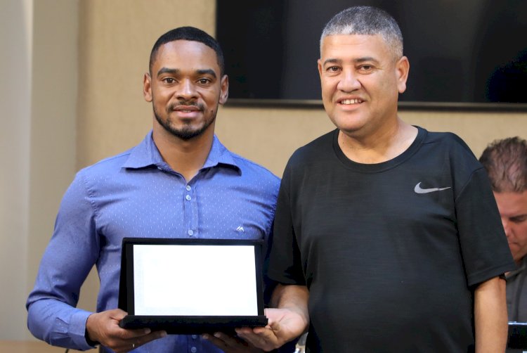 Câmara homenageia ex-jogador viçosense por trajetória no esporte e projetos sociais