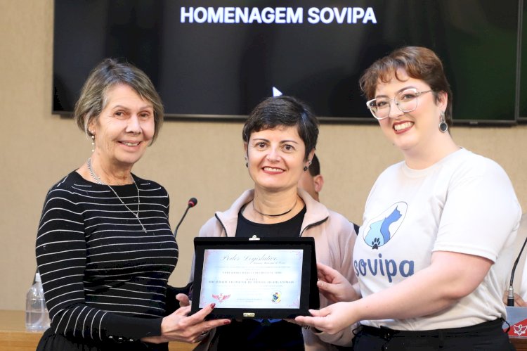 Câmara homenageia Sovipa por sua trajetória na causa animal