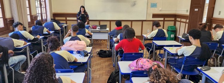 Estudantes da rede estadual realizam terceiro teste de redação para o Enem nesta quarta